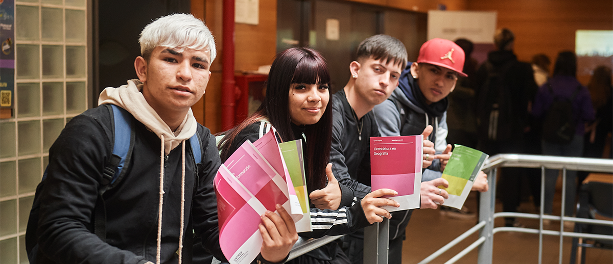 ExpoUNTREF Tu universidad abre las puertas y te muestra todo lo que podés estudiar ExpoUNTREF Tu universidad abre las puertas y te muestra todo lo que podés estudiar