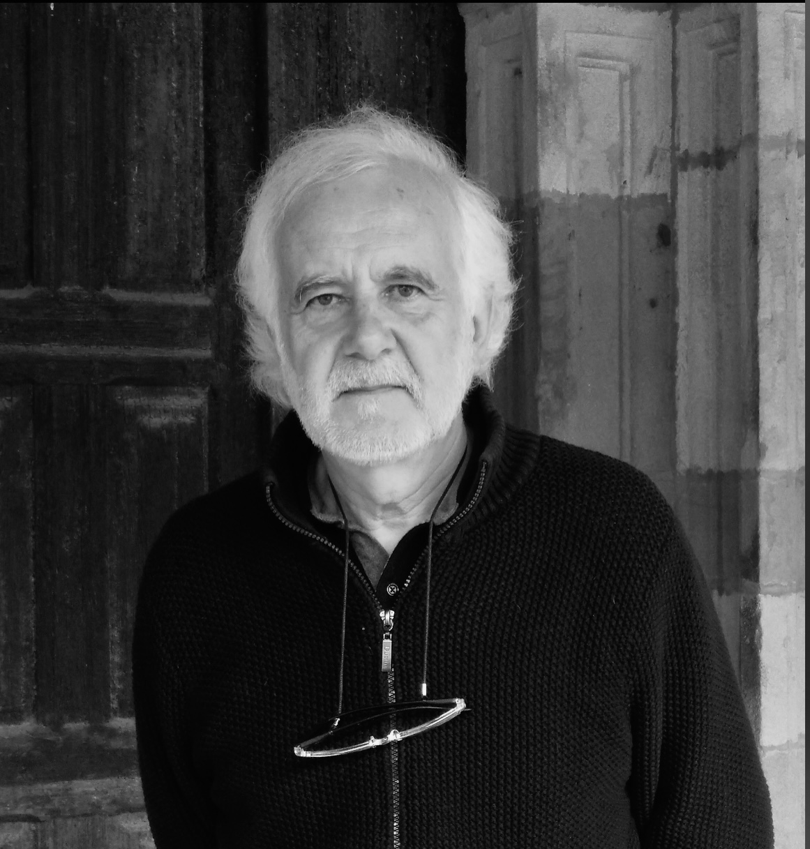 Serie de Lecturas FROST con Ramón Andrés | Puñados de tierra y escritura Serie de Lecturas FROST con Ramón Andrés | Puñados de tierra y escritura
