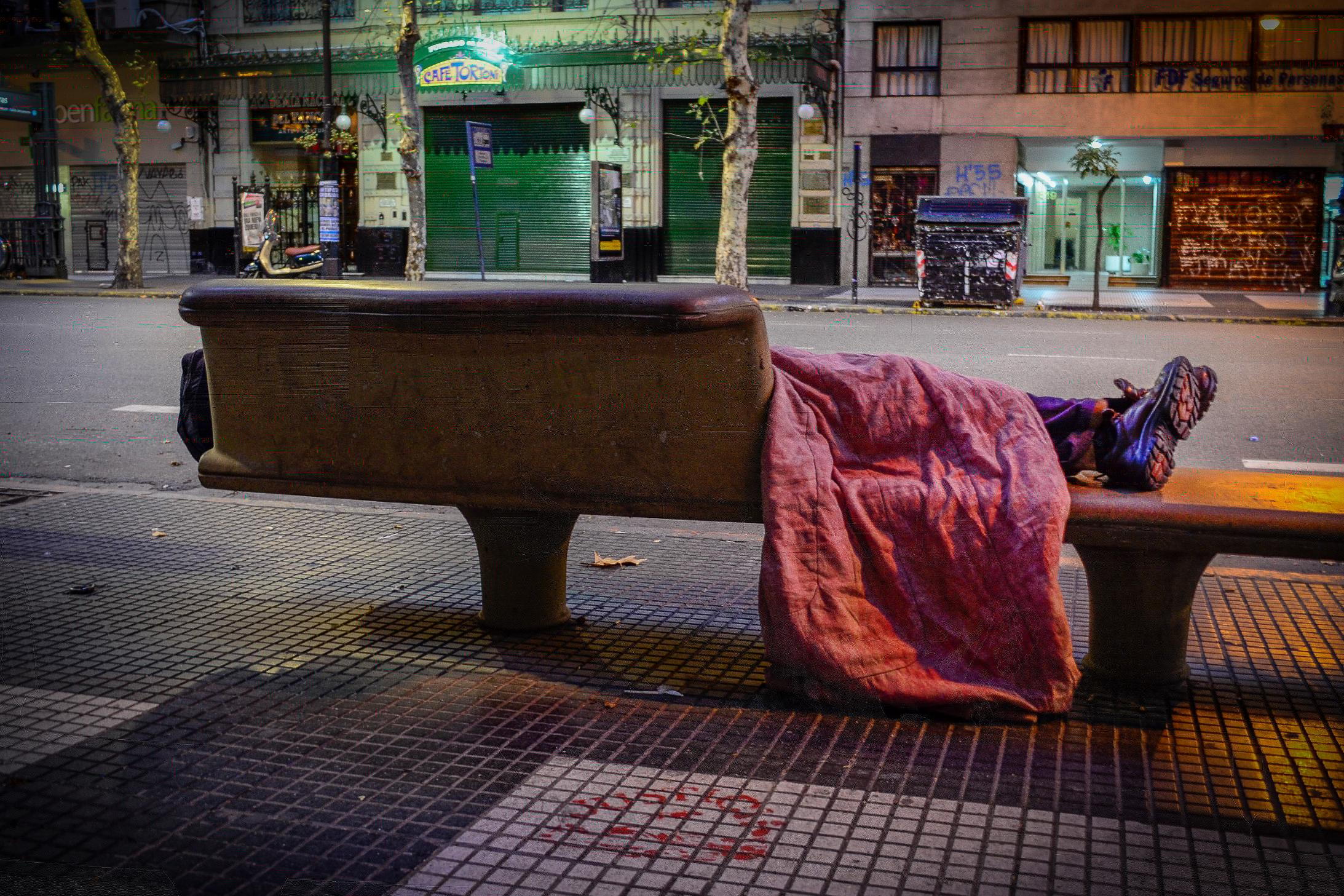 Políticas públicas y personas en situación de calle: avances recientes y desafíos pendientes